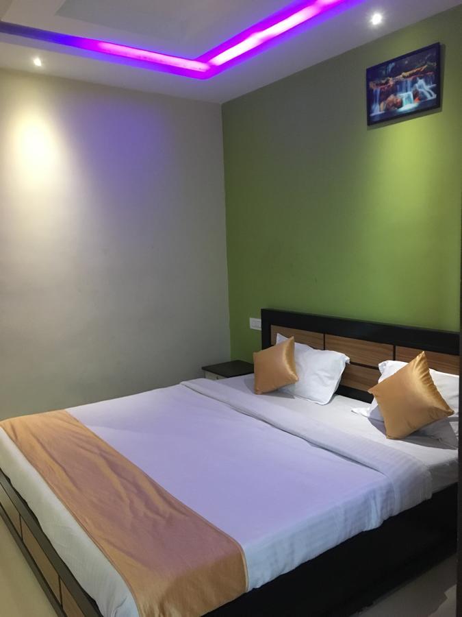 Hotel Time Palace Ooty Room photo